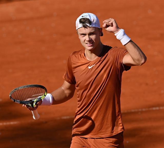 明了他的执 明了他的执