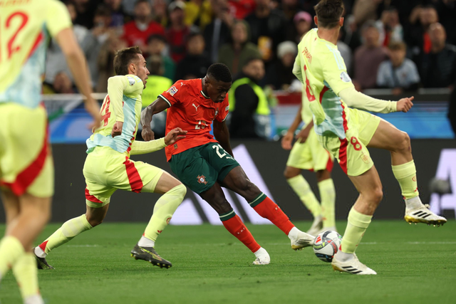 三振楚奥特 三振楚奥特